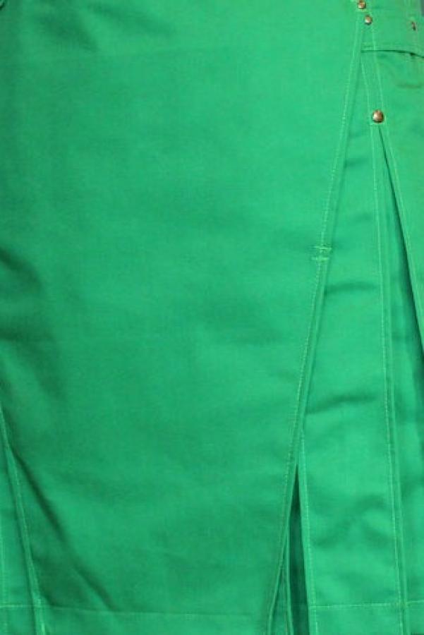 XL Kelly Green Kilt w/Antique Brass Rivets
